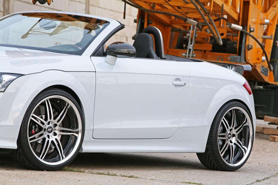 Логотип Audi TT RS Roadster by Senner Tuning (8J) 2010 года  (фото 16 из 23)